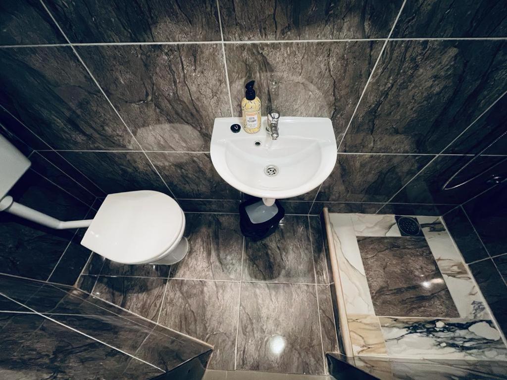 Blaue Lagune Apartment เวียนนา ภายนอก รูปภาพ